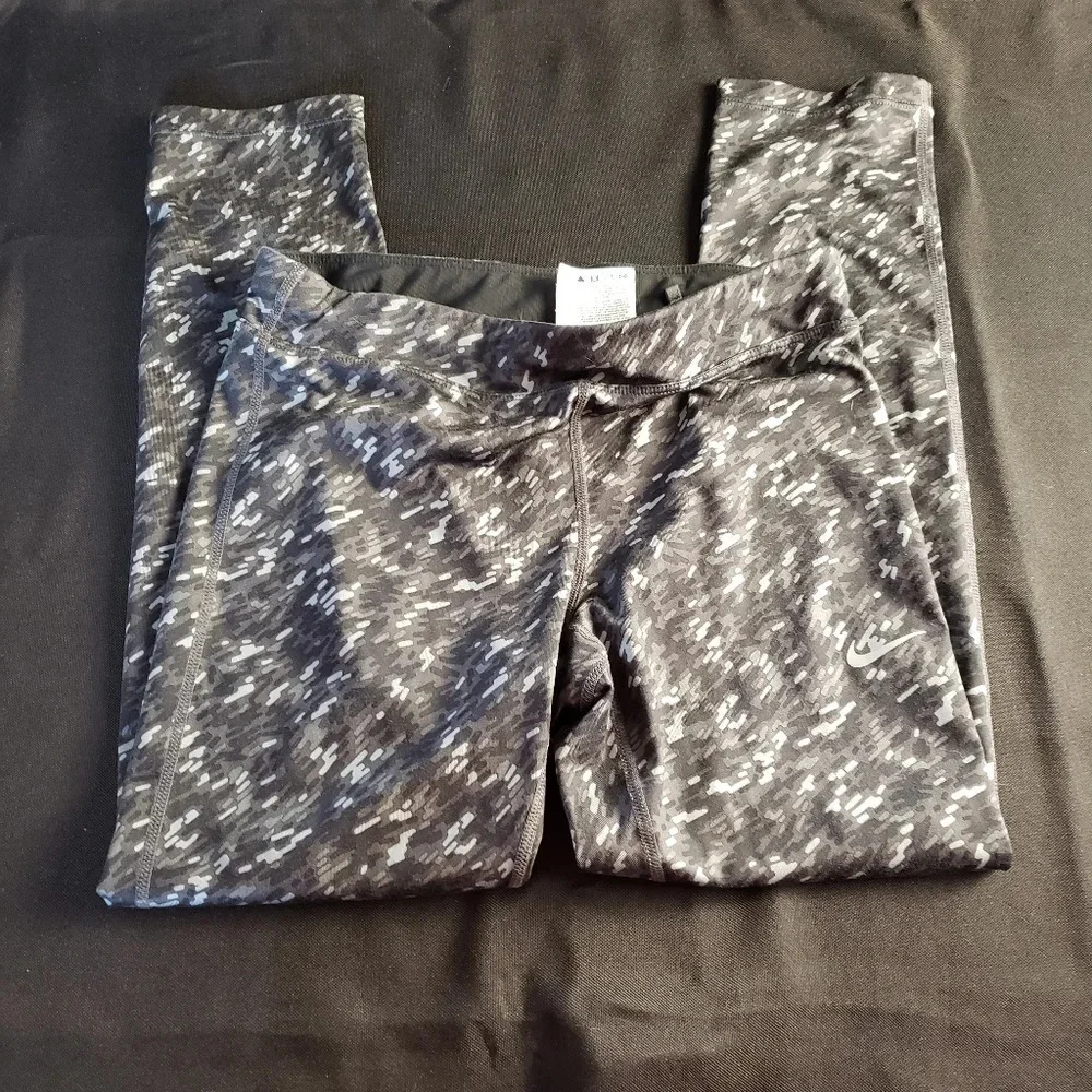 Nike Dri-Fit Printed Cropped‎ Leggings XS